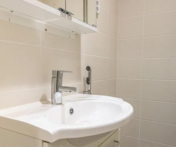 Sleepwell Rio- Tyynimeri With Private Sauna And Parking 赫尔辛基